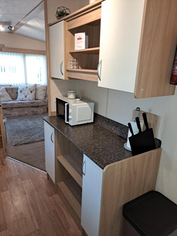 6 Berth Caravan On Marine Holiday Park Hotel Рил Екстериор снимка